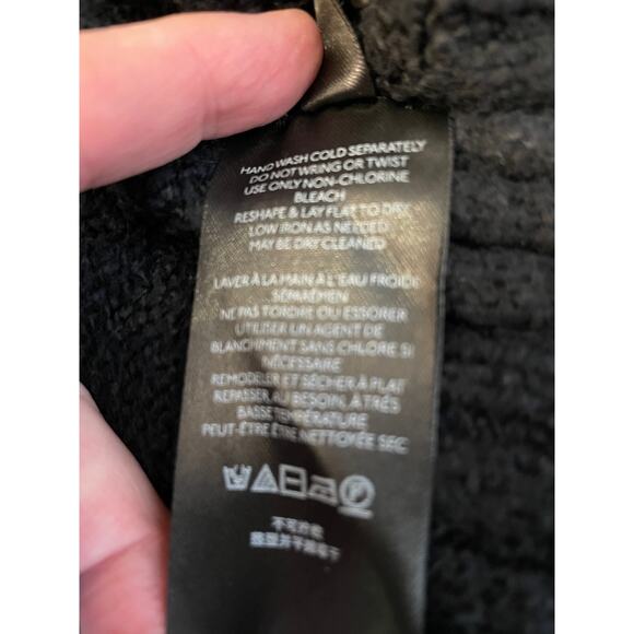 Free People V-Neck Sweater - Size M - Thick & Cozy‎ - Picture 7 of 8